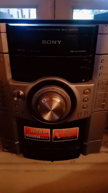 ses aparatı: Sony Musiqi merkezi 4 kalonka Sesi cox quvvetli ve basslidi
