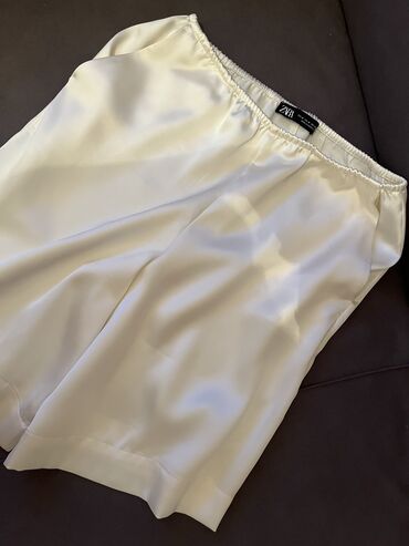 Sabo: Zara şort 
Oversize modeldir Xs s m l hamısına olur 
Az geyilib — 7