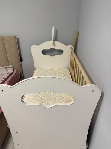 купить бортики на детскую кроватку: Детская односпальная кровать, Б/у, Для девочки, Для мальчика, С матрасом, Дерево, Самовывоз