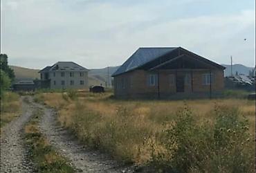 Продажа коттеджей и домов: 🏡 Продаётся дом в селе Кызыл-Туу 🏡 📍 Локация: Кызыл-Туу 📐 — 5