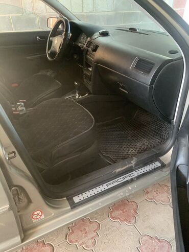 Volkswagen: Volkswagen Bora: 2004 г., 1.6 л, Автомат, Бензин, Седан — 8