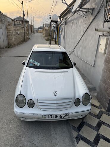 maşın mercedes: Mercedes-Benz E 320: 3.2 l | 2000 il Sedan