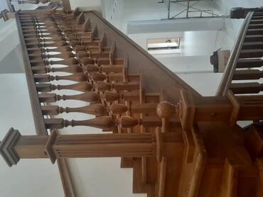 Обшивка лестниц: Лестница двери лучшего качества. звоните — 23