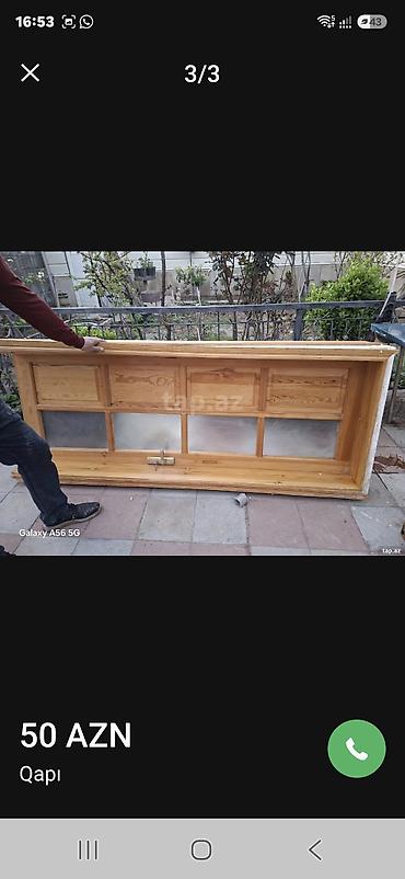Taxta şüşəli qapı - Material: təbii ağac karkas, alt hissədə şüşəli