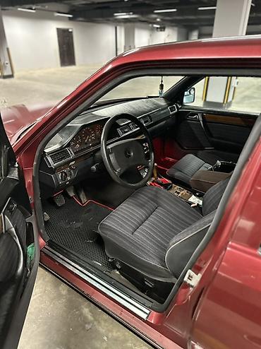 Mercedes-Benz: Mercedes-Benz E-Class: 1989 г., 2 л, Механика, Бензин, Седан — 13