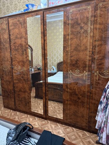 италия мебель: Спальный гарнитур, Б/у, Двуспальная кровать, Шкаф, Комод, Италия, Самовывоз, цвет - Коричневый