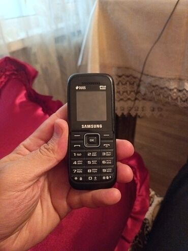 Samsung GT1200, < 2 GB Memory Capacity, rəng - Qara, Düyməli