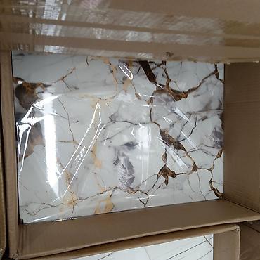 Ostali kućni dekor: 04. Samolepljive zidne obloge 
60*60cm
U paketu 10 kom 
3099 din✅✅ — 1