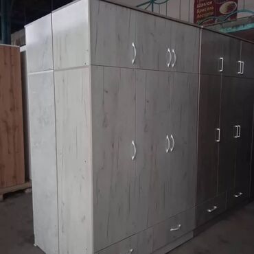 Шифоньеры: Шкаф трёх дверные. высота 2,15 Ширина 1,30 глубина 52 Цена 12500 — 15