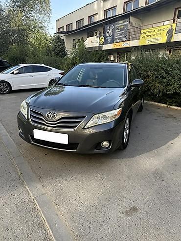 женщин: Toyota Camry: 2010 г., 2.5 л, Автомат, Бензин, Седан — 2
