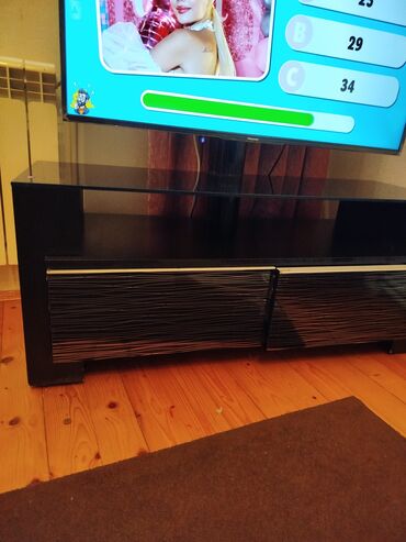 tv stend işlənmiş: Televizor aylıq təcili satılır evdən goturulmelidir real alıcılar
