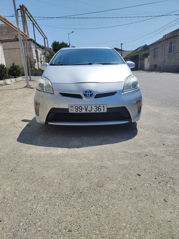 lizing masinlar: Toyota Prius: 1.8 л | 2012 г. Хэтчбэк