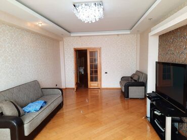 Qarajlar: 3 otaqlı, 141 kv. m