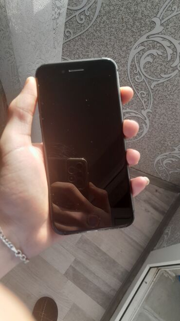 iphone 8 satilir: IPhone 8, 64 GB, Qara, Barmaq izi