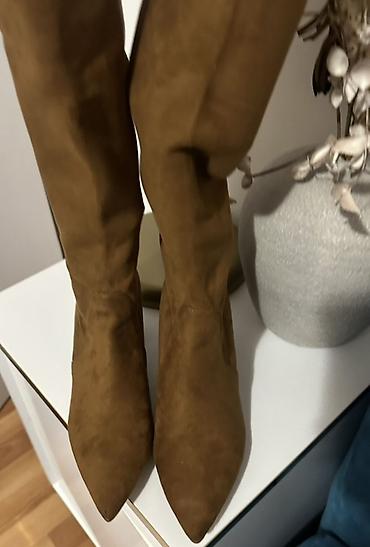 clarks rs: Ženske čizme preko kolena – baršunasto braon Model: do pola bitine — 4