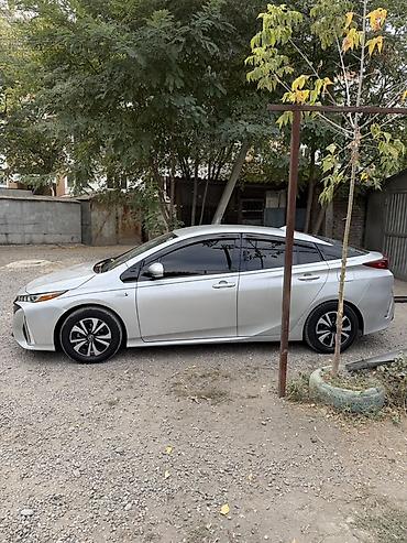 аванте 2017: Toyota Prius: 2017 г., 1.8 л, Вариатор, Гибрид, Лифтбек — 6