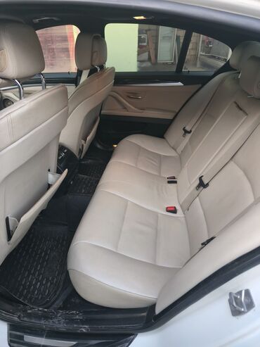 BMW: BMW 528 -dir. 245 at gücüdür. Texpasporta m5 peçat olunub. Disklər — 11