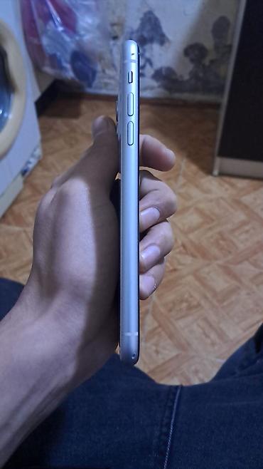 Apple iPhone: IPhone 11, Ağ — 9