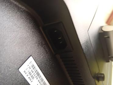 iphone 16 dubai: Dell 19" LCD monitor - Model: Dell (19 düymlük ekran, kvadrat nisbət — 5