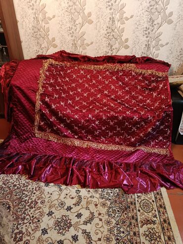 Qida məhsulları: Txat yataq örtüyü təzədi istifadə olunmayıb əla vəziyyətdədir Çəhrayı