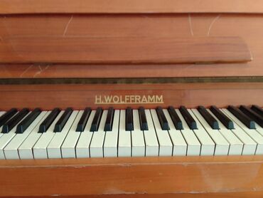Пианино, фортепиано: Продается пианино ГДР,музыкантом,цена,договорная