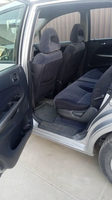 Honda: Honda Stream: 2002 г., 0.2 л, Механика, Бензин, Минивэн — 5