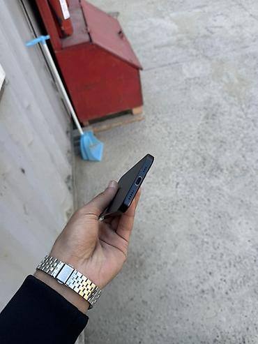 iphone 15 yeni: IPhone 15, Qara — 4