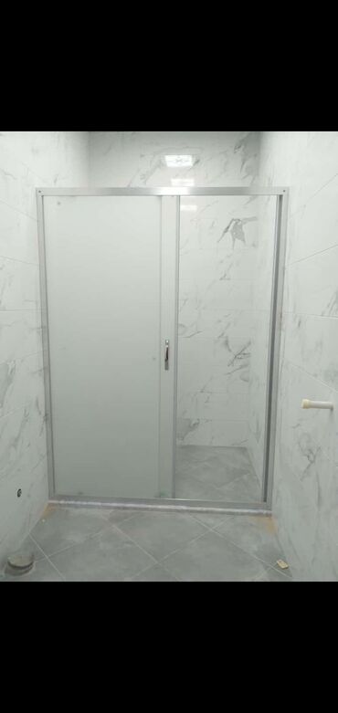 Duş kabinaları, arakəsmələr: Yeni Arakəsmə, Düzbucaqlı, Pulsuz çatdırılma — 5