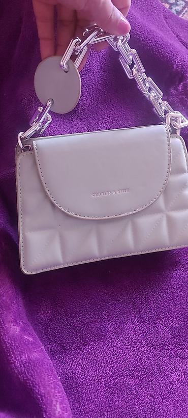 Çantalar: Qadın çantalari 1) Charles & Keith mini çanta - Rəng: açıq krem - — 1