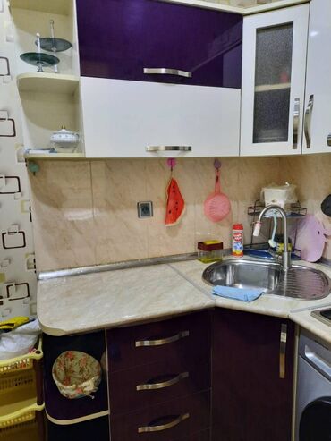 Uzunmüddətli kirayə mənzillər: Memar əcəmi metrosu 5 mərtəbəli binanın 1-ci mərtəbəsində 3 otaqlı — 9