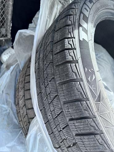 Шиналар жана дисктер: Зимние шины TRACMAX почти новая - Размер: 235/50 R21 - Индекс — 2
