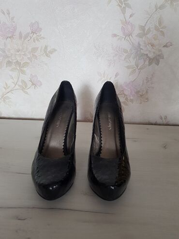 146 объявлений | lalafo.kg: Продаю новые туфли.
Производства Турция. 

Размер 39