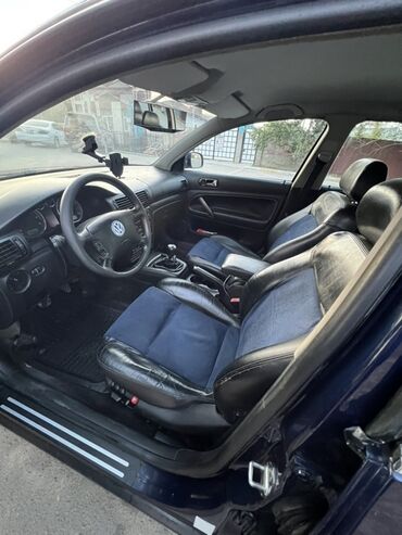 Volkswagen: Volkswagen Passat: 2002 г., 2 л, Механика, Бензин, Универсал — 8