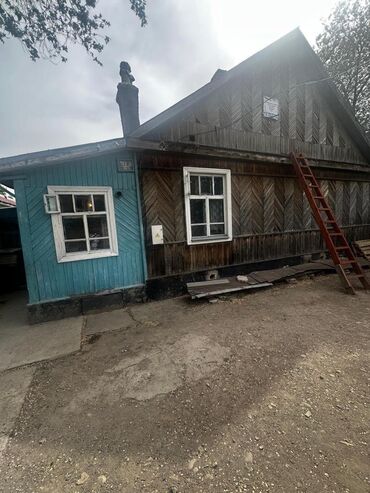 снять дом в аренду на сутки: Полдома, 48 м², 2 комнаты, Агентство недвижимости, Старый ремонт