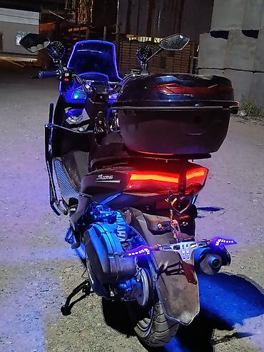 мото бокс: Макси-скутер Yamaha, 200 куб. см, Бензин, Новый — 1