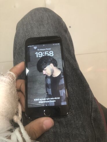 Apple iPhone: IPhone SE 2020, 64 GB, Qara, Zəmanət, Barmaq izi