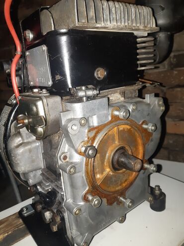 dukserica m: Motor dmb la 300 u dobrom stanju bez karburatora