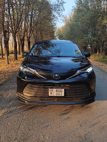 lx 570 2014: Toyota Sienna: 2021 г., 2.5 л, Вариатор, Гибрид, Минивэн — 1
