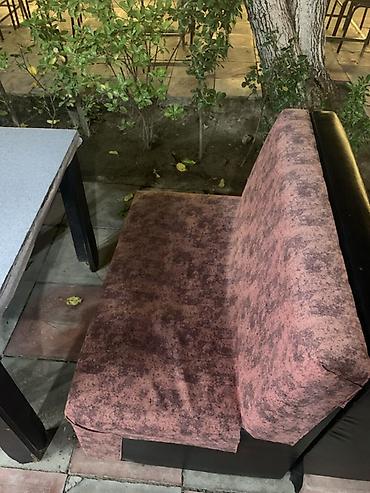 Sifarişlə restoran mebeli: Skameykalar ilə, Dördbucaq masa, 4 nəfər — 1