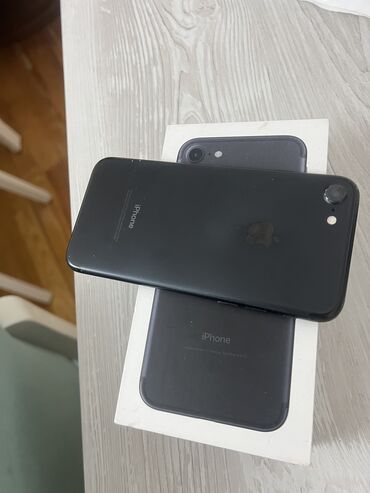 Apple iPhone: IPhone 7, 32 ГБ, Черный, Отпечаток пальца