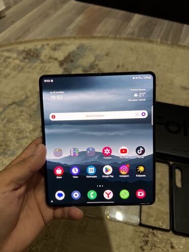 samsung galaxy s10 цена: Samsung Galaxy Z Fold 4, Б/у, 256 ГБ, цвет - Черный, 1 SIM, 2 SIM, eSIM