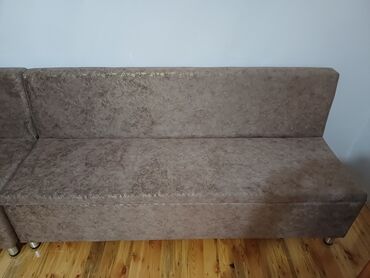 Rover: Künc divan, Yeni, Bazalı