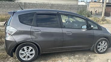 jet auto: Honda Shuttle: 2011 г., 1.4 л, Автомат, Гибрид, Универсал — 2