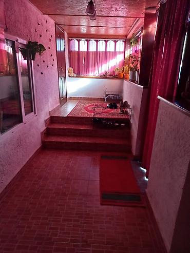 Продажа коттеджей и домов: Продам дом. Три двора,хозяйственный,главный,механический. Имеется — 4