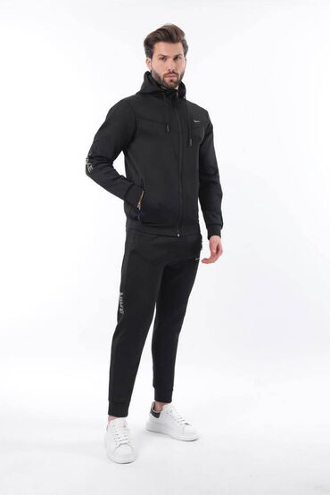 Trenerke: Nike muška trenerka

Novo
Mokra likra
Veličine m l xl 2xl — 10