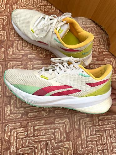 Женская обувь: Оригинальные кроссовки Reebok Floatride Energy 38.5размера — легкие — 2