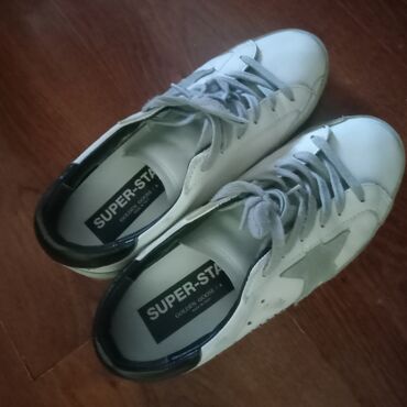 adidas женские ботинки: Оригинал Golden Goose. Состояние отличное. Без царапин, без лишних