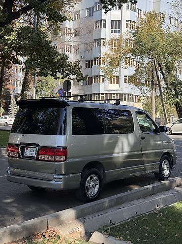 Toyota: Toyota Regius: 2000 г., Автомат, Бензин, Минивэн — 4