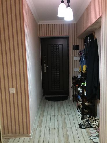 Mənzillər: 🏡 Gənclikdə, Atatürk Parkı, Ayna Sultanova heykəlinin qarşısında 2 — 10