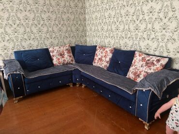 Divanlar: Künc divan, İşlənmiş, Açılmayan, Bazasız, Parça, Çatdırılma yoxdur